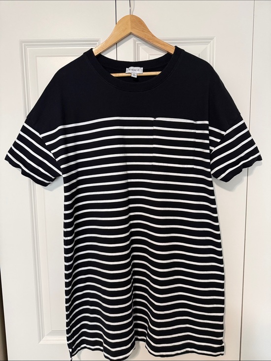 Evereve Dresses & Skirts - Evereve Black & White Horizontal Stripe Mini Dress